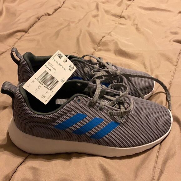 Kids ADIDAS shoes - Picture 9 of 11